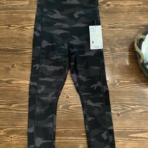 Athleta Ultimate Stash Pocket Camo 7/8 Leggings NWT